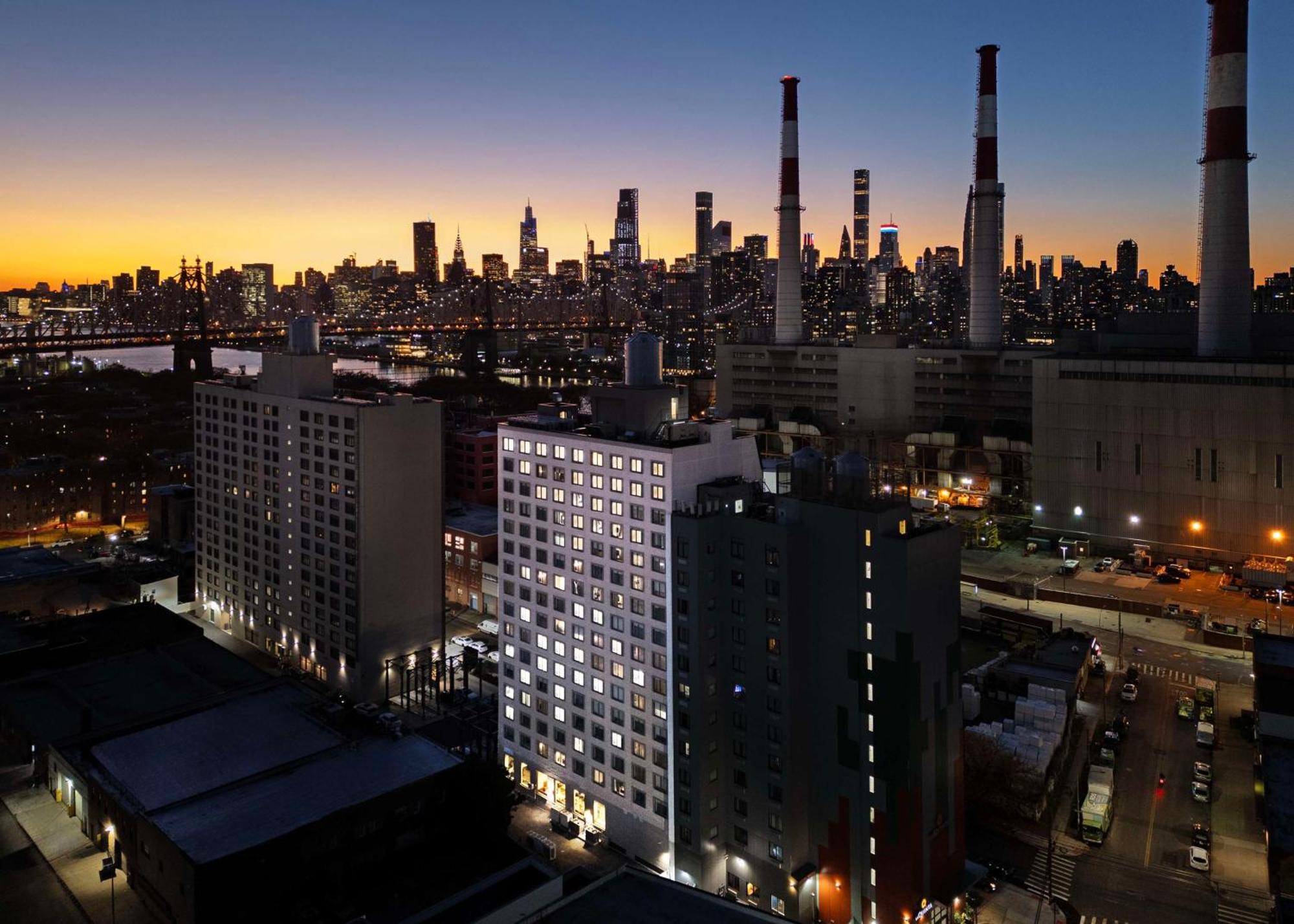 Doubletree By Hilton Long Island City, Ny New York Exterior foto